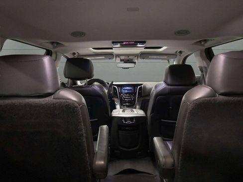 Used 2015 Cadillac Escalade Premium image 19
