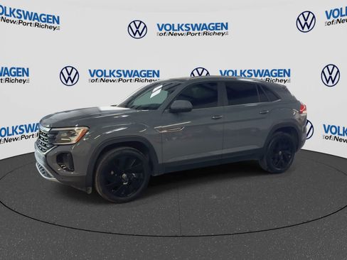 Used 2024 Volkswagen Atlas Cross Sport SE FWD image 4
