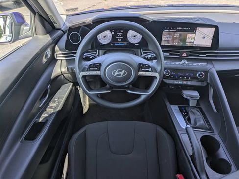 Used 2024 Hyundai Elantra SEL FWD image 15
