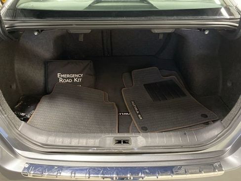 Used 2020 Nissan Altima 2.5 SR w/ Premium Package image 15