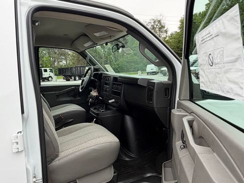 New 2026 Chevrolet Express 2500 w/ Driver Convenience Package RWD image 27
