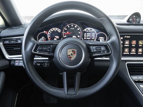 Used 2023 Porsche Panamera 4 Platinum Edition image 13