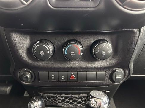 Used 2018 Jeep Wrangler Unlimited Sport S AWD/4WD image 17