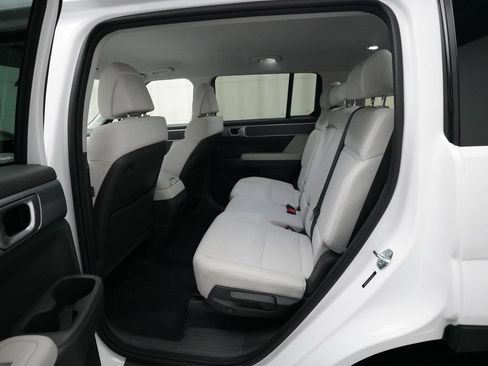 Used 2026 Hyundai Santa Fe SE FWD image 16