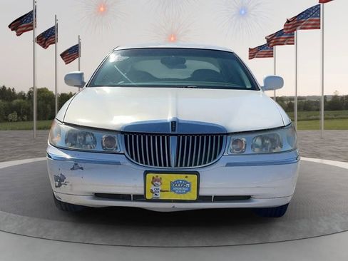 Used 2001 Lincoln Town Car Cartier RWD image 3