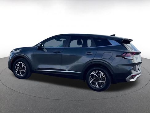 Used 2023 Kia Sportage LX image 9