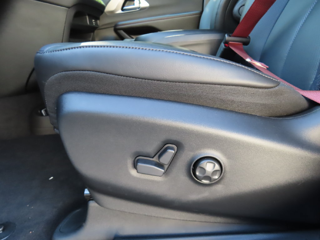 New 2027 Chrysler Pacifica Select AWD/4WD image 8