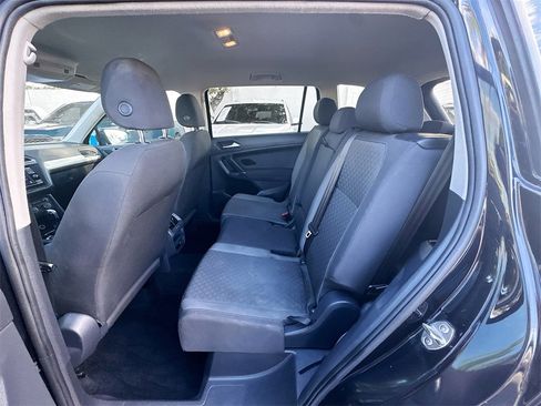Used 2018 Volkswagen Tiguan S image 23