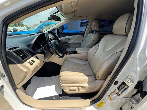 Used 2009 Toyota Venza image 11