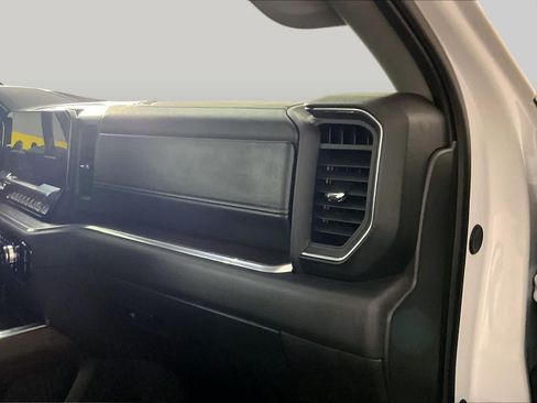 Used 2025 GMC Sierra 1500 SLT RWD image 18