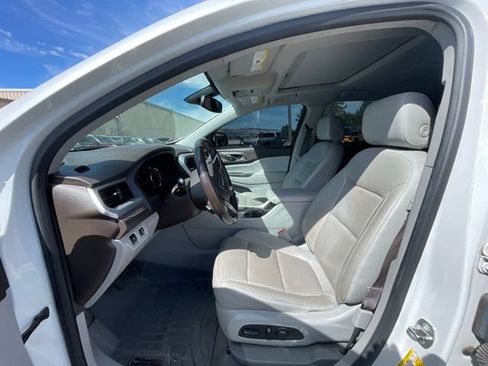 Used 2017 GMC Acadia SLT FWD image 6