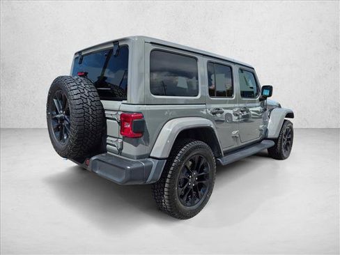 Used 2022 Jeep Wrangler Unlimited Sahara AWD/4WD image 5