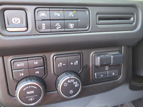 Used 2024 Chevrolet Tahoe Z71 w/ Z71 Off-Road Package image 35