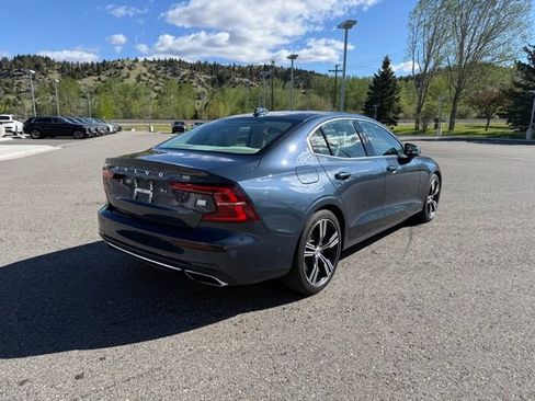 Used 2022 Volvo S60 T8 Inscription w/ Advanced Package AWD/4WD image 3