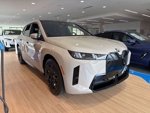 New 2026 BMW iX xDrive45 w/ M Sport Package image 1