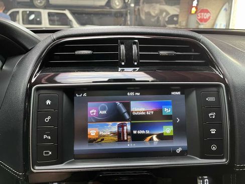 Used 2018 Jaguar F-PACE S AWD/4WD image 15