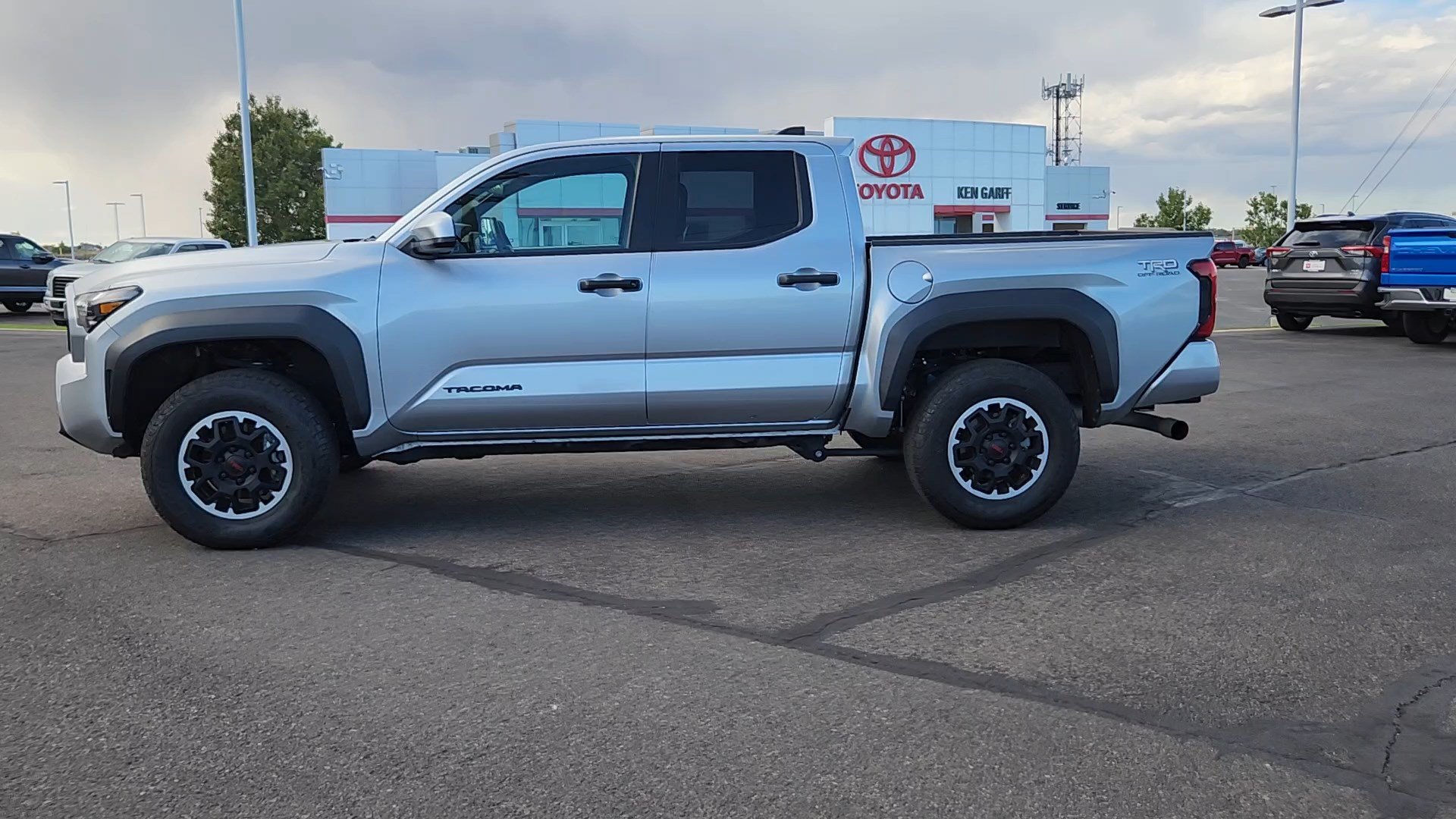 Used 2024 Toyota Tacoma 4x4 Double Cab image 2