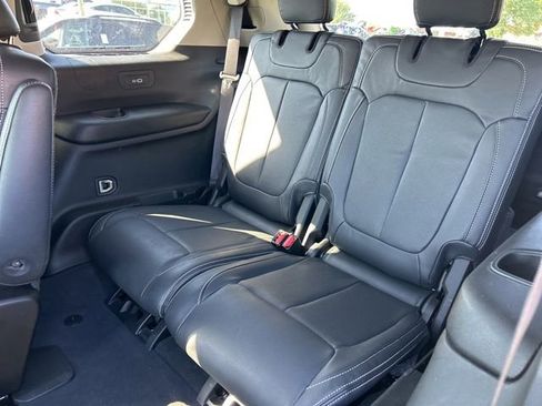Used 2023 Jeep Grand Cherokee L Laredo w/ Luxury Tech Group I AWD/4WD image 7