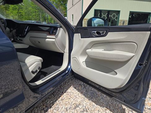 Used 2019 Volvo XC60 T5 Inscription w/ Protection Package Premier AWD/4WD image 29