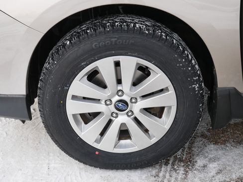 Used 2019 Subaru Outback 2.5i Premium image 15