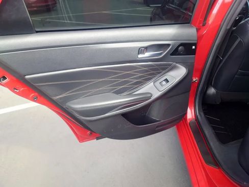 Used 2022 Toyota Avalon Limited image 13