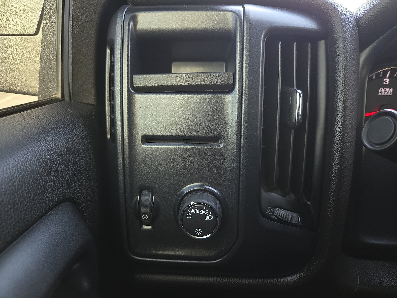 Used 2019 Chevrolet Silverado 1500 Custom w/ Custom Convenience Package RWD image 20