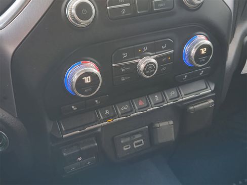 Used 2019 GMC Sierra 1500 SLE w/ SLE Value Package image 18