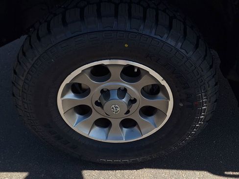 Used 2012 Toyota FJ Cruiser 4WD w/ Convenience Pkg image 28