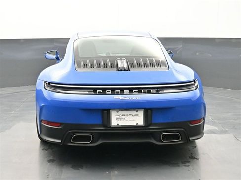 Used 2025 Porsche 911 Carrera image 18