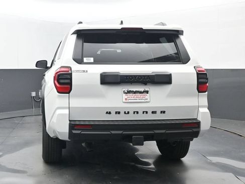 New 2026 Toyota 4Runner SR5 AWD/4WD image 17