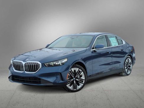 Used 2026 BMW 530i xDrive AWD/4WD image 1