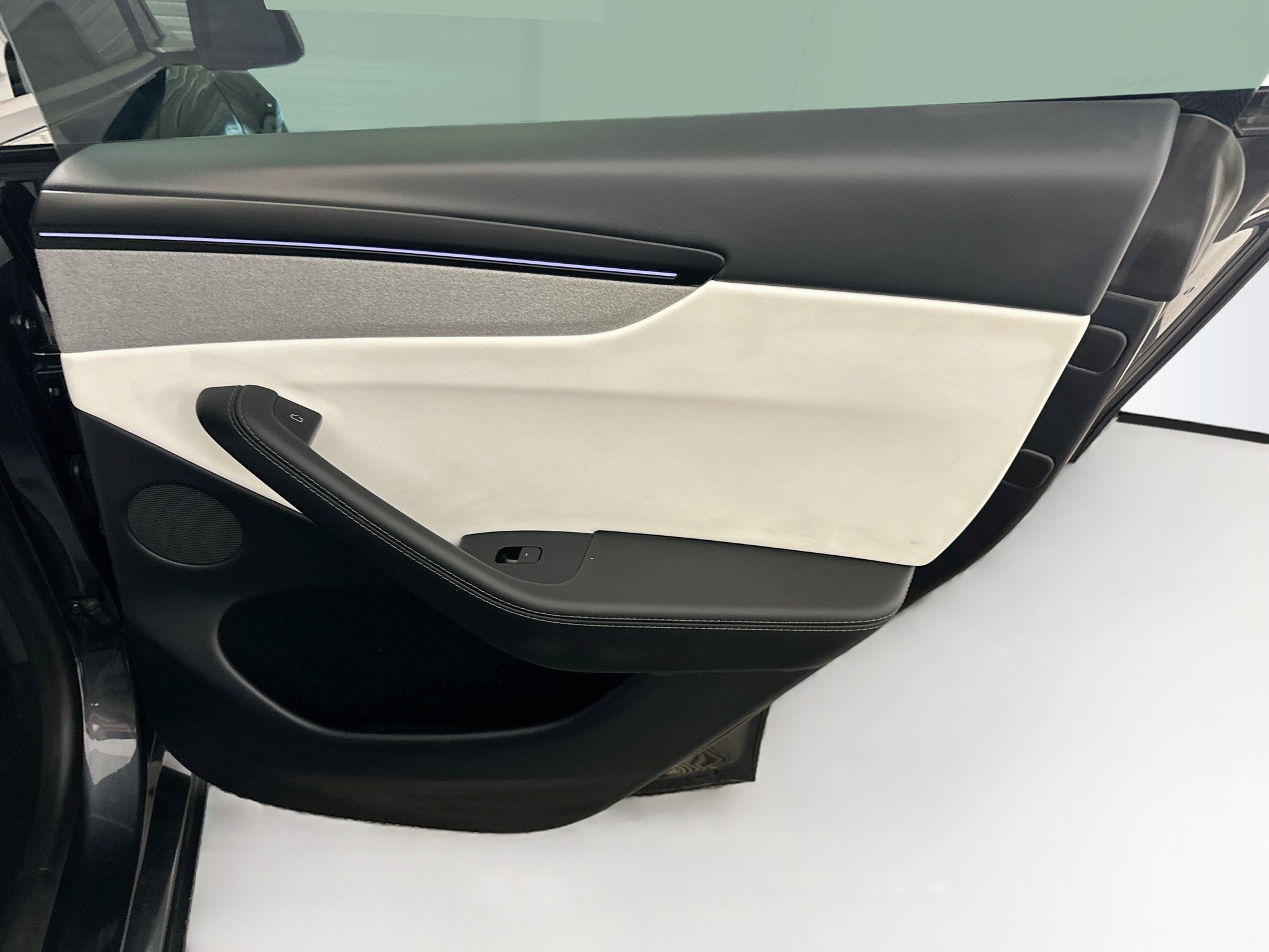 Used 2026 Tesla Model Y AWD image 33