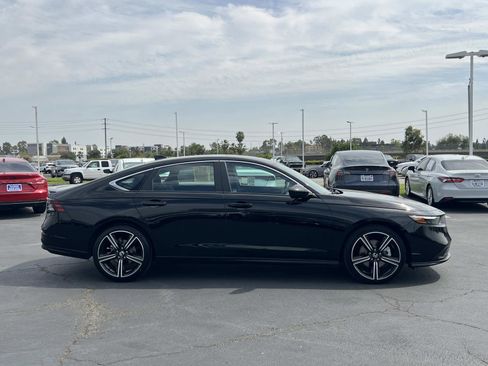 Used 2025 Honda Accord Sport image 28