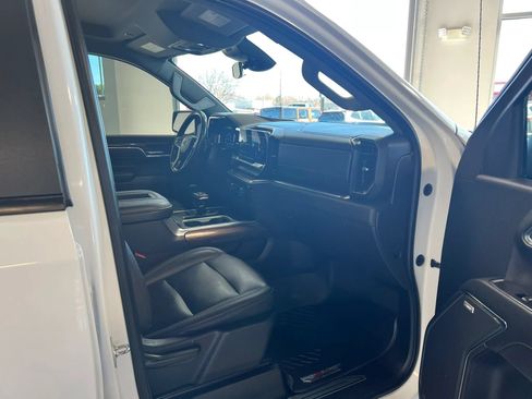 Used 2022 Chevrolet Silverado 1500 RST w/ Convenience Package II AWD/4WD image 24