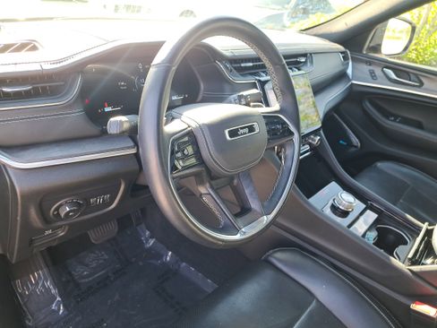 Used 2021 Jeep Grand Cherokee L Overland w/ Luxury Tech Group IV image 14