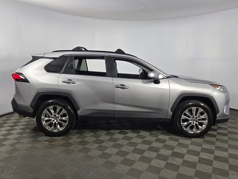 Used 2020 Toyota RAV4 Limited image 10
