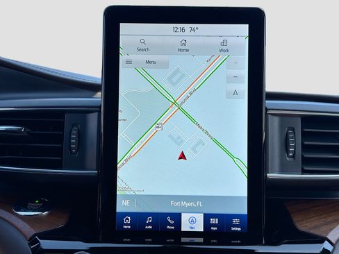 Used 2021 Ford Explorer King Ranch w/ Premium Technology Package image 34