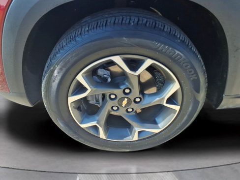 Used 2025 Chevrolet Trax LT w/ Driver Confidence Package FWD image 9