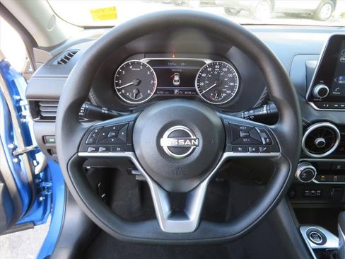 Used 2024 Nissan Sentra SV image 18