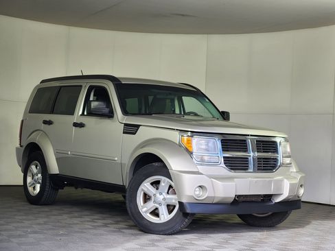 Used 2009 Dodge Nitro SE image 1