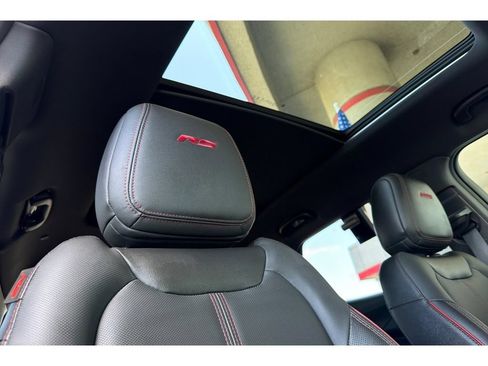Used 2024 Chevrolet TrailBlazer RS w/ Convenience Package AWD/4WD image 18