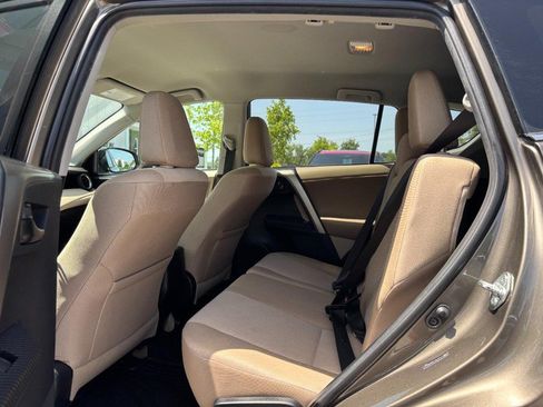 Used 2013 Toyota RAV4 LE FWD image 11