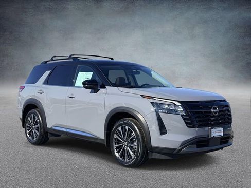 New 2026 Nissan Pathfinder Platinum image 1
