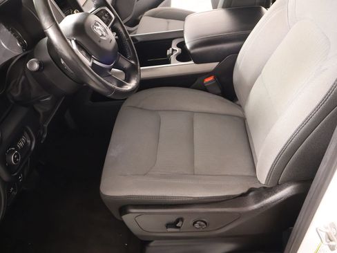 Used 2019 RAM 1500 Big Horn AWD/4WD image 11