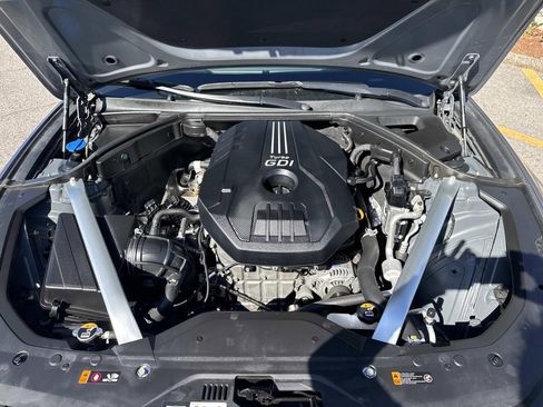 Used 2023 Genesis G70 2.0T image 3