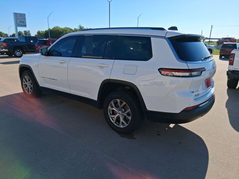 Used 2022 Jeep Grand Cherokee L Limited AWD/4WD image 6