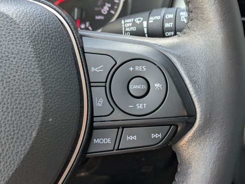 Used 2021 Toyota RAV4 XLE Premium AWD/4WD image 18
