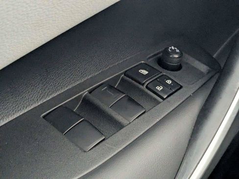 Used 2022 Toyota Corolla SE FWD image 13