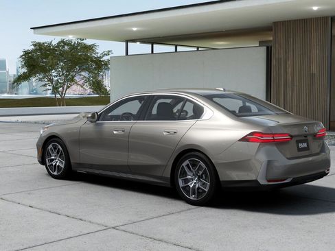 New 2026 BMW 530i image 2