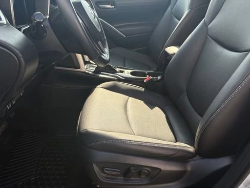 Used 2023 Toyota Corolla Cross XLE AWD/4WD image 10